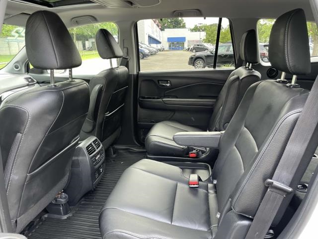 used 2022 Honda Pilot car, priced at $35,129