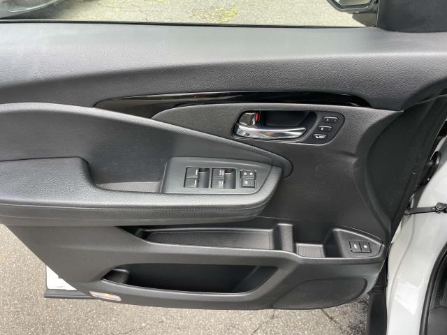used 2022 Honda Pilot car, priced at $35,129
