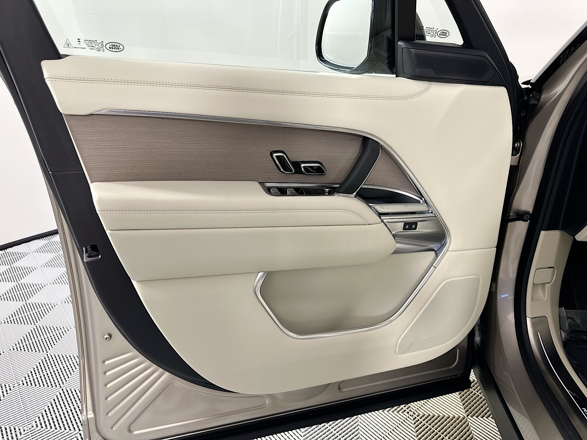 new 2025 Land Rover Range Rover car, priced at $127,180