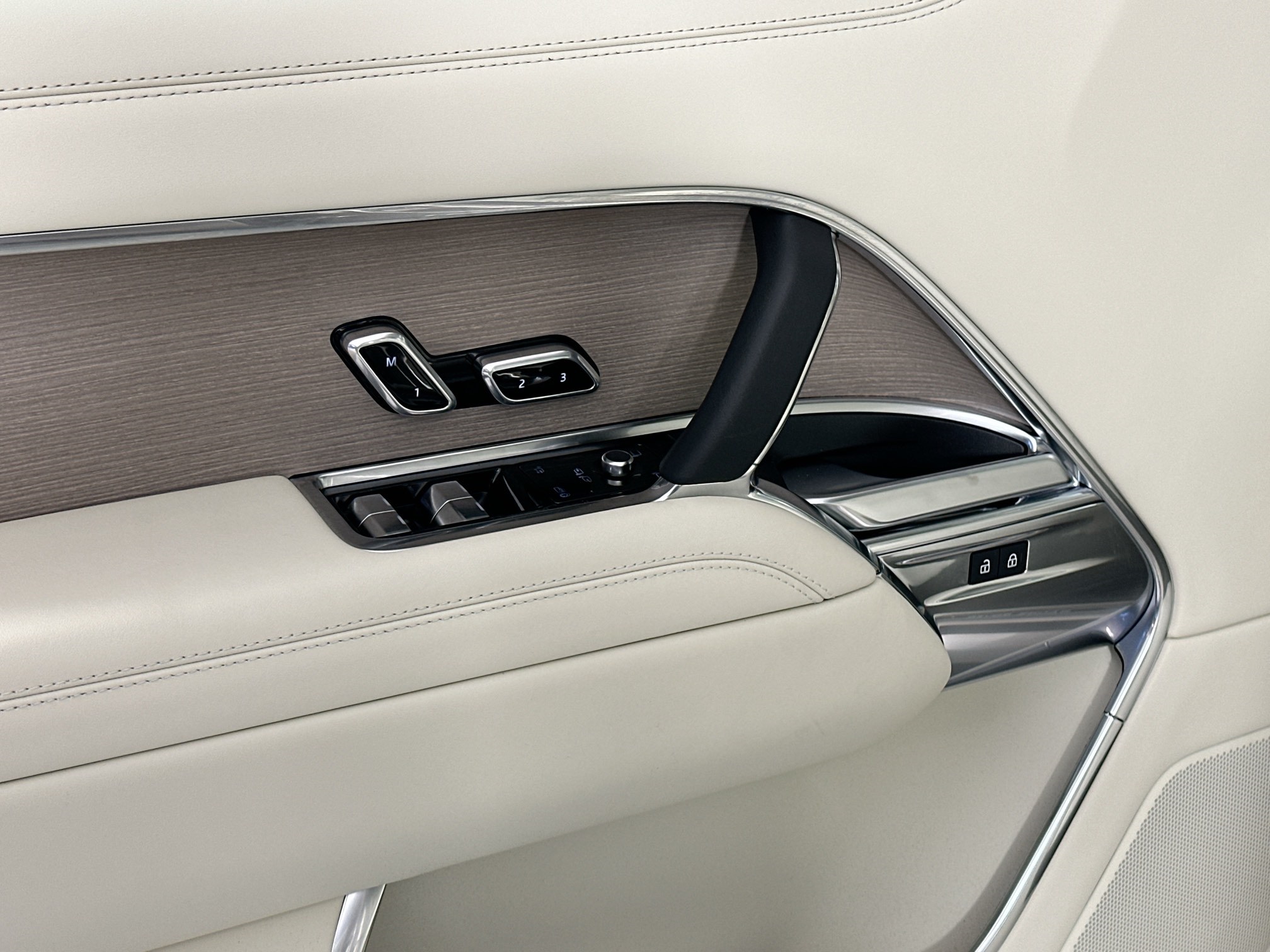 new 2025 Land Rover Range Rover car, priced at $127,180