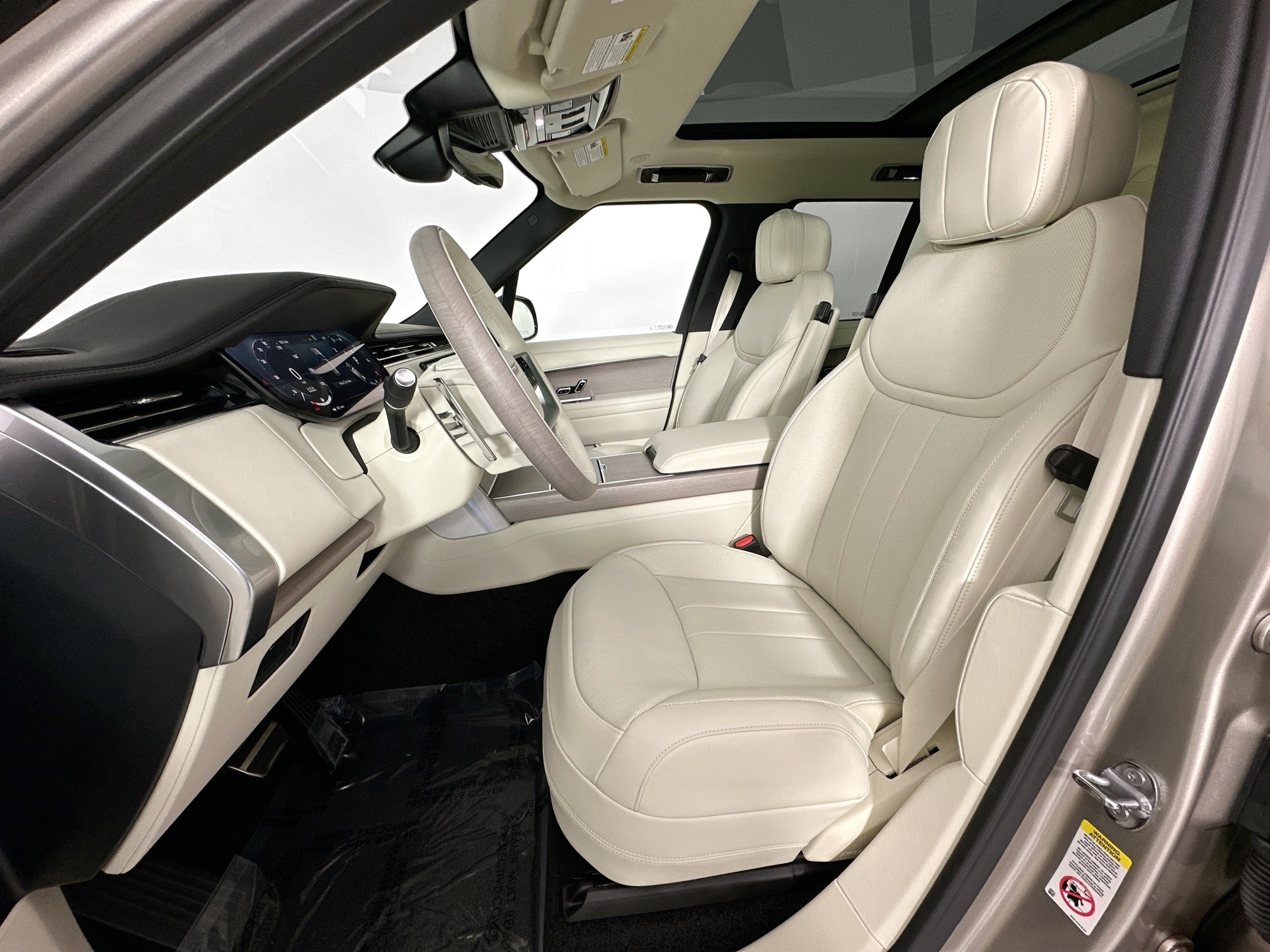 new 2025 Land Rover Range Rover car, priced at $127,180