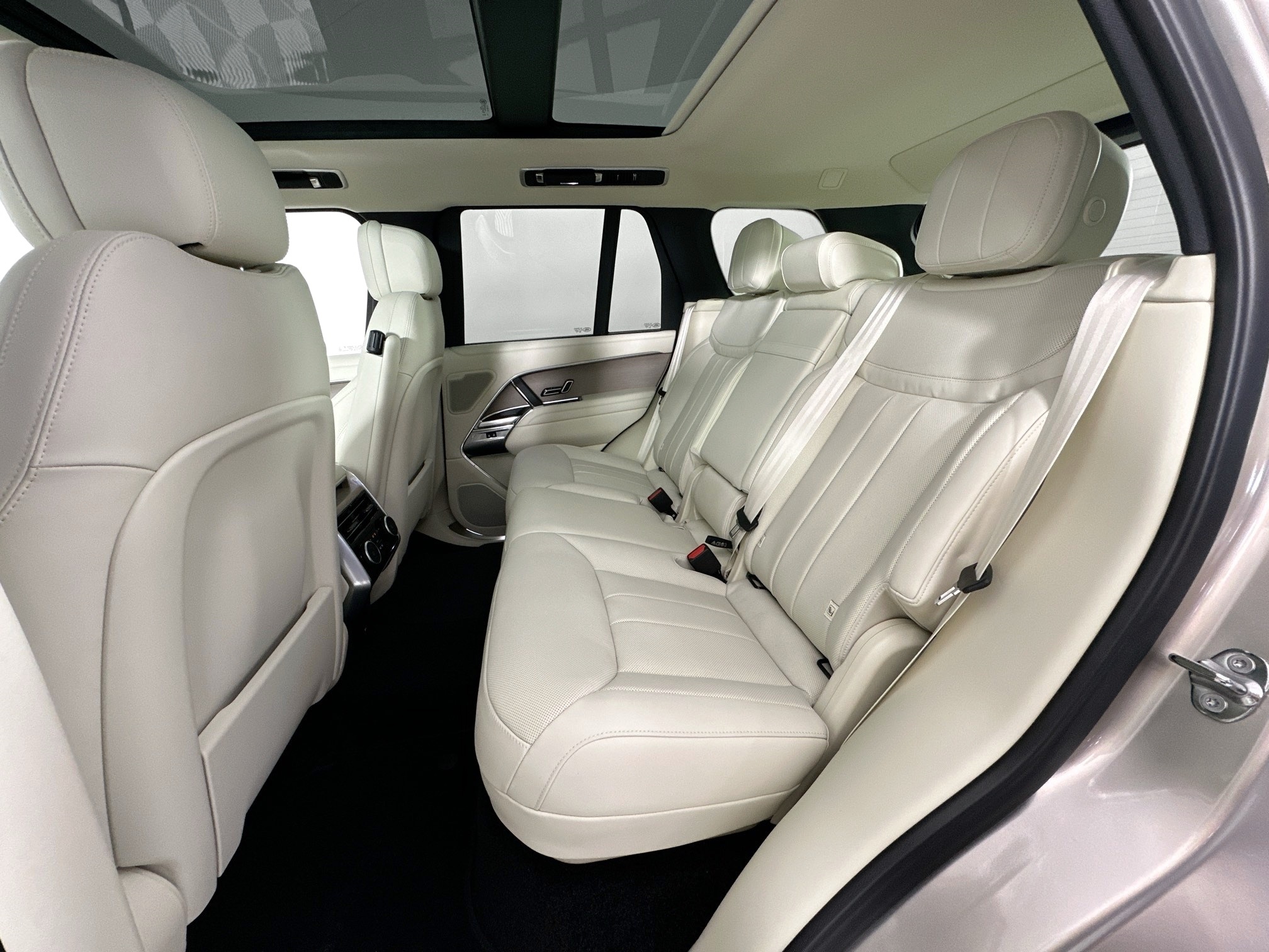 new 2025 Land Rover Range Rover car, priced at $127,180