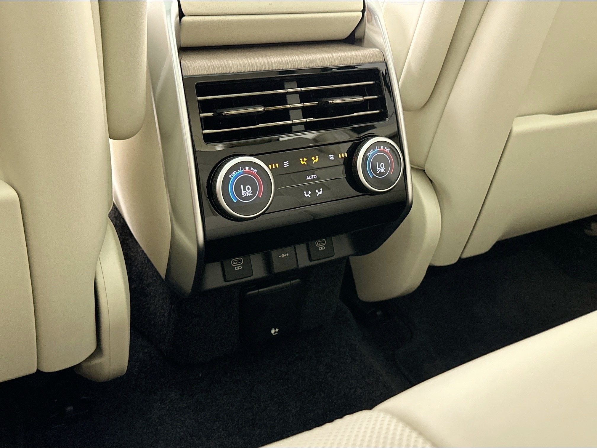 new 2025 Land Rover Range Rover car, priced at $127,180