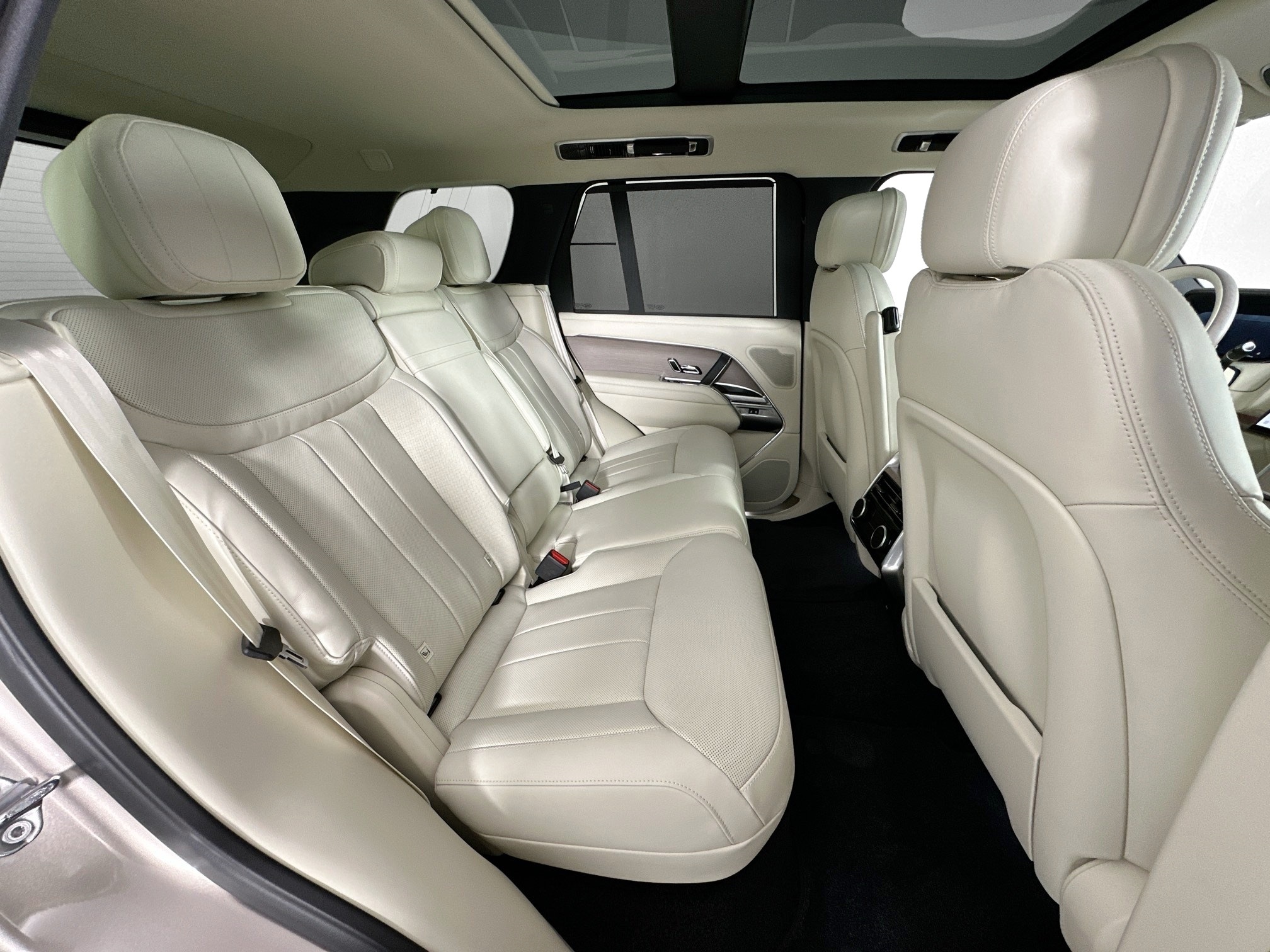 new 2025 Land Rover Range Rover car, priced at $127,180