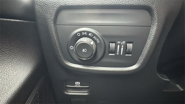new 2025 Jeep Grand Cherokee car, priced at $46,275