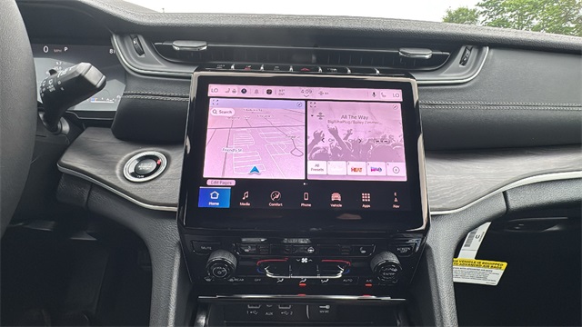 new 2025 Jeep Grand Cherokee car, priced at $46,275