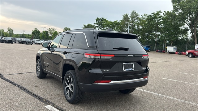 new 2025 Jeep Grand Cherokee car, priced at $46,275