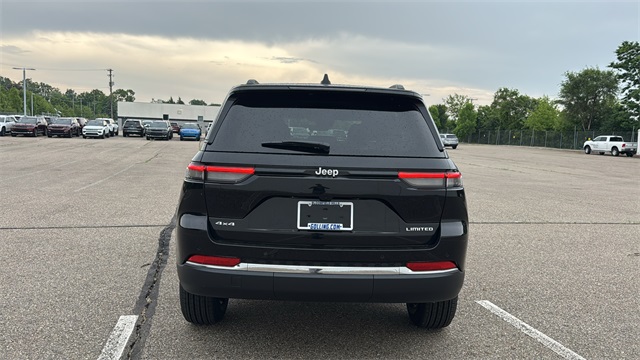new 2025 Jeep Grand Cherokee car, priced at $46,275