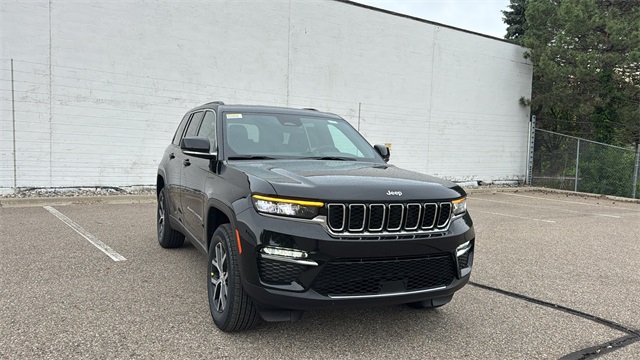 new 2025 Jeep Grand Cherokee car, priced at $46,275