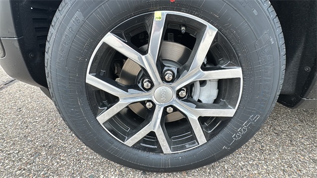 new 2025 Jeep Grand Cherokee car, priced at $46,275