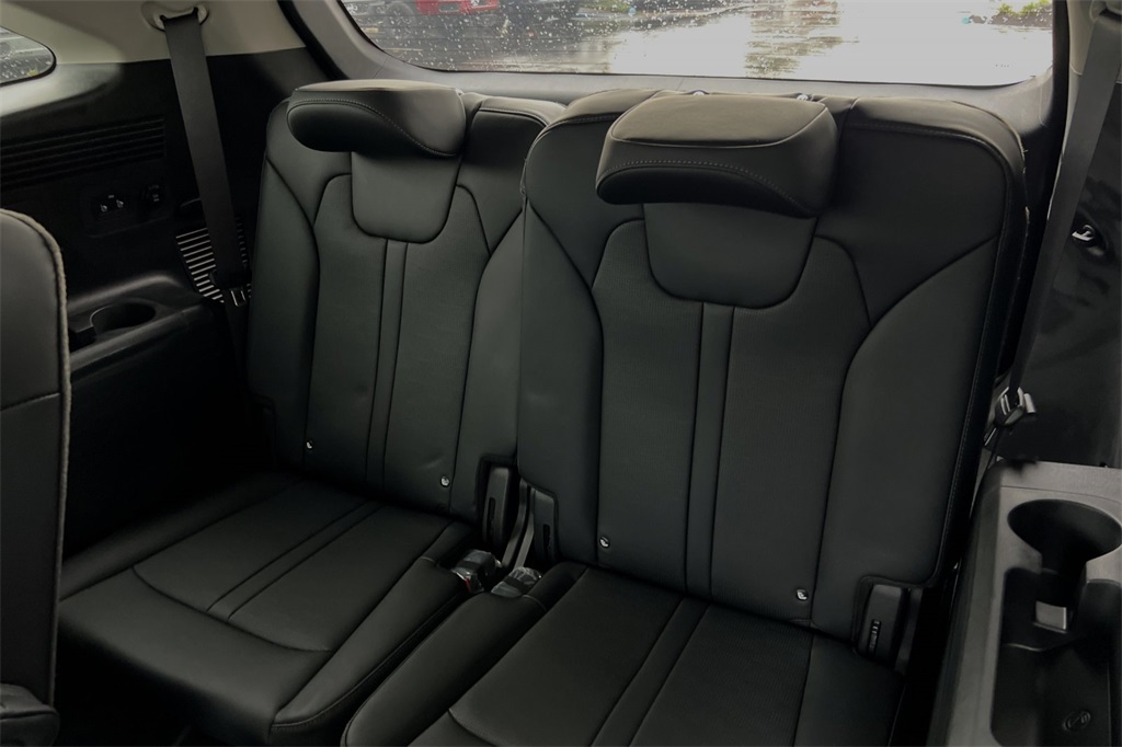 new 2025 Kia Sorento Hybrid car, priced at $39,085