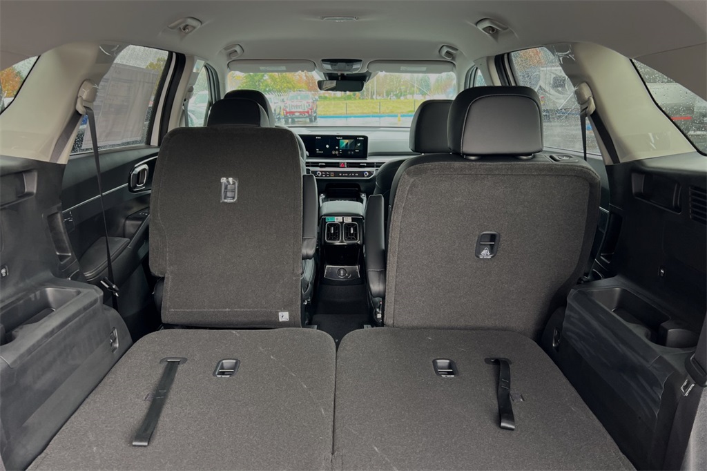 new 2025 Kia Sorento Hybrid car, priced at $39,085