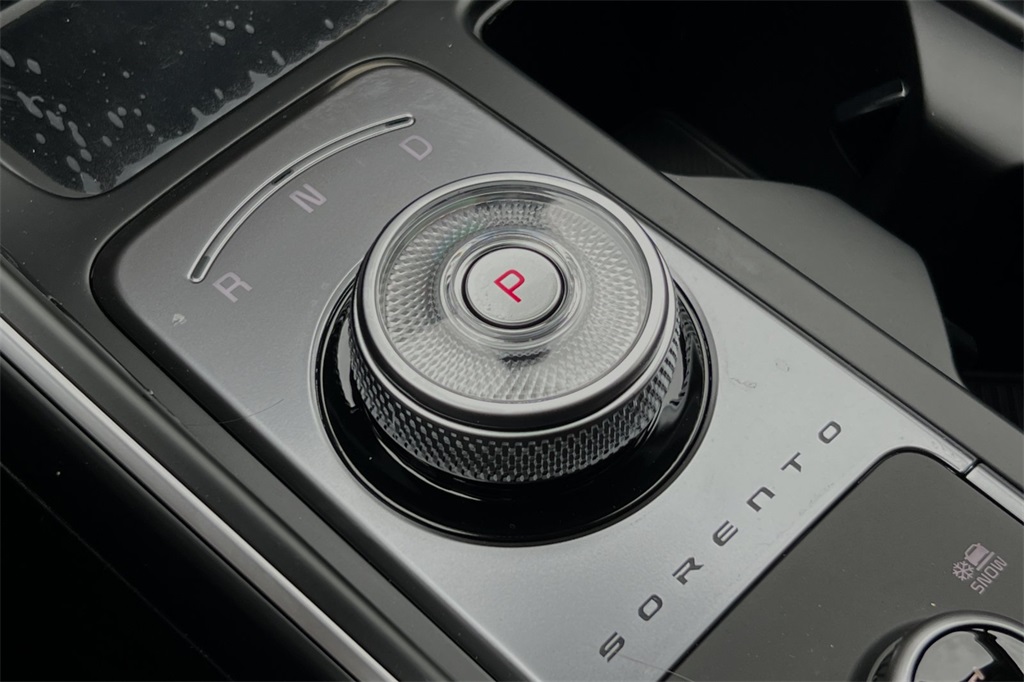 new 2025 Kia Sorento Hybrid car, priced at $39,085