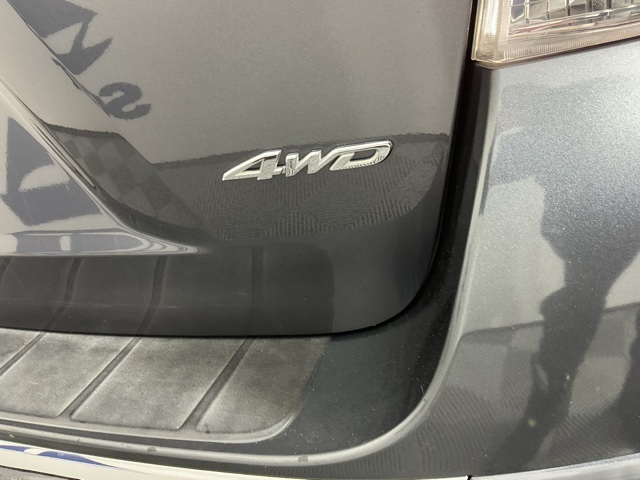 used 2013 Toyota Highlander car, priced at $13,999