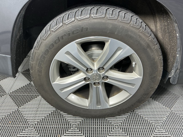 used 2013 Toyota Highlander car, priced at $13,999