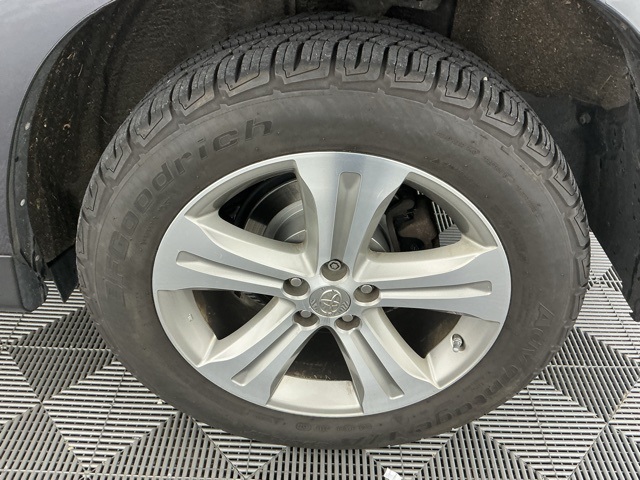 used 2013 Toyota Highlander car, priced at $13,999