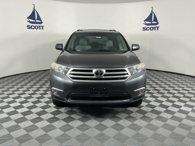 used 2013 Toyota Highlander car, priced at $13,999