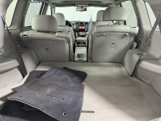 used 2013 Toyota Highlander car, priced at $13,999