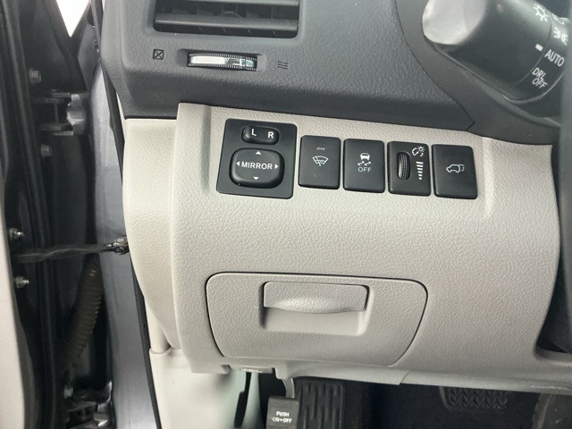 used 2013 Toyota Highlander car, priced at $13,999