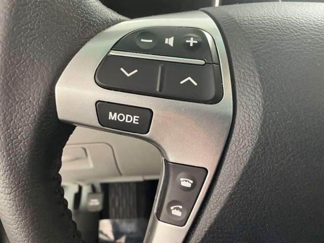 used 2013 Toyota Highlander car, priced at $13,999