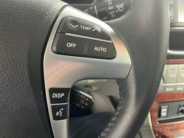 used 2013 Toyota Highlander car, priced at $13,999