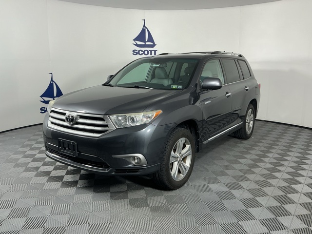 used 2013 Toyota Highlander car, priced at $13,999