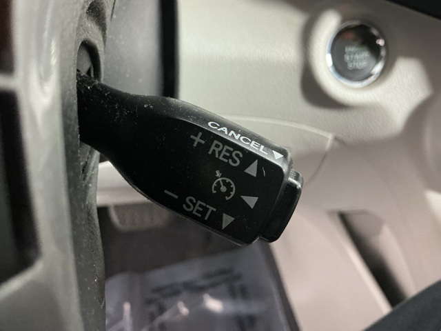 used 2013 Toyota Highlander car, priced at $13,999