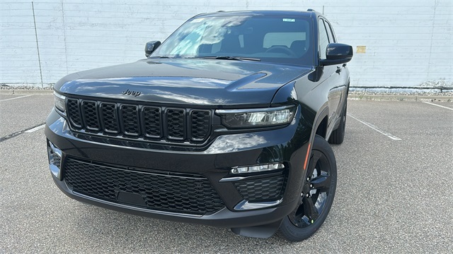 new 2025 Jeep Grand Cherokee car, priced at $50,943
