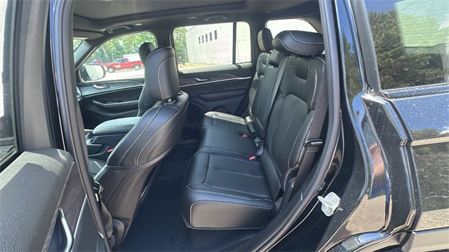 new 2025 Jeep Grand Cherokee car, priced at $50,943