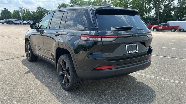 new 2025 Jeep Grand Cherokee car, priced at $50,943