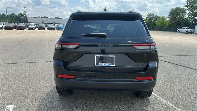 new 2025 Jeep Grand Cherokee car, priced at $50,943