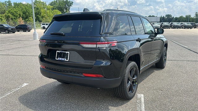 new 2025 Jeep Grand Cherokee car, priced at $50,943