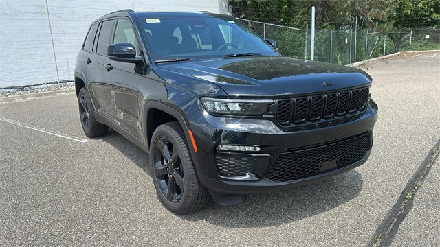 new 2025 Jeep Grand Cherokee car, priced at $50,943