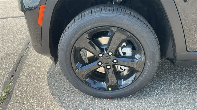 new 2025 Jeep Grand Cherokee car, priced at $50,943