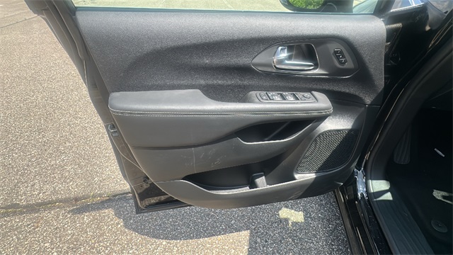 new 2025 Chrysler Pacifica car, priced at $42,842