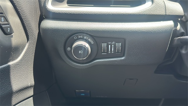 new 2025 Chrysler Pacifica car, priced at $42,842