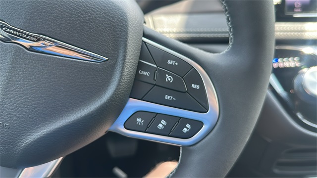 new 2025 Chrysler Pacifica car, priced at $42,842