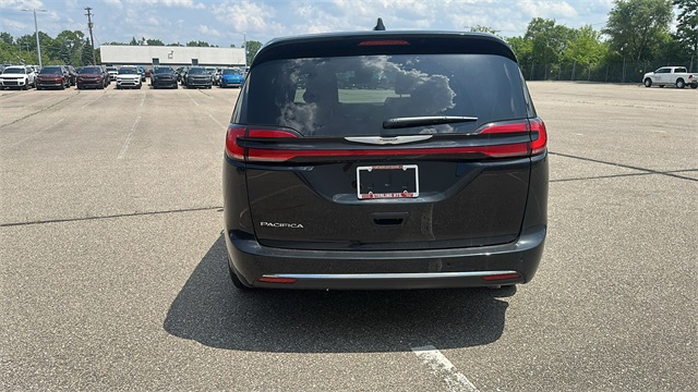 new 2025 Chrysler Pacifica car, priced at $42,842