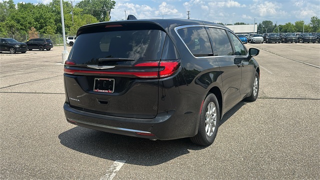 new 2025 Chrysler Pacifica car, priced at $42,842