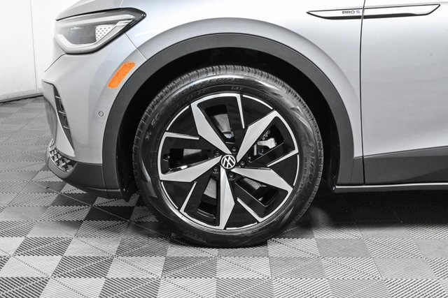 new 2025 Volkswagen ID.4 car, priced at $53,621