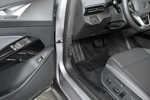 new 2025 Volkswagen ID.4 car, priced at $53,621