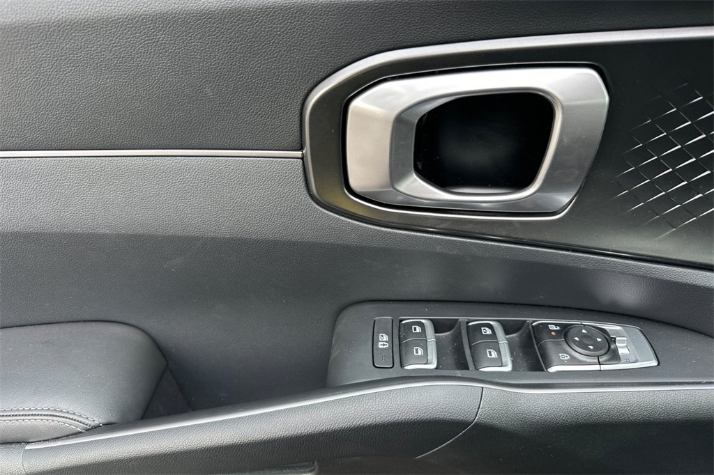 used 2025 Kia Sorento Hybrid car, priced at $37,938