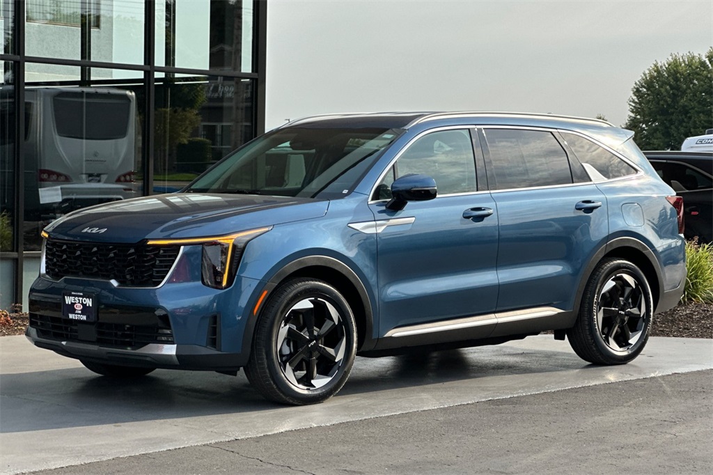 used 2025 Kia Sorento Hybrid car, priced at $37,938