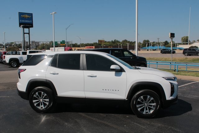new 2026 Chevrolet Equinox car, priced at $32,545