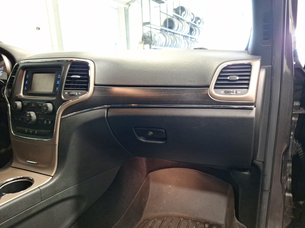 used 2014 Jeep Grand Cherokee car, priced at $11,949