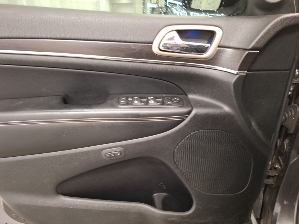 used 2014 Jeep Grand Cherokee car, priced at $11,949