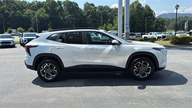 new 2025 Chevrolet Trax car, priced at $24,335