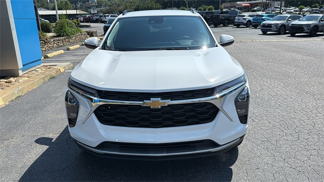 new 2025 Chevrolet Trax car, priced at $24,335