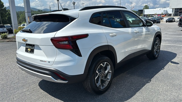 new 2025 Chevrolet Trax car, priced at $24,335