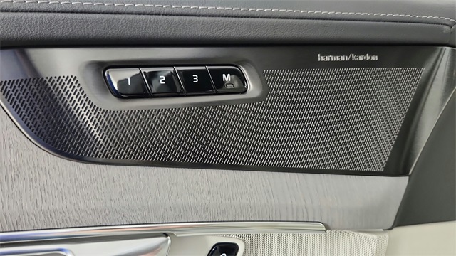 new 2026 Volvo XC90 Plug-In Hybrid car, priced at $85,625